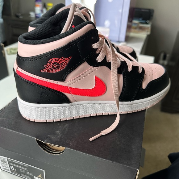 Nike Other - Big kids Nike high tops